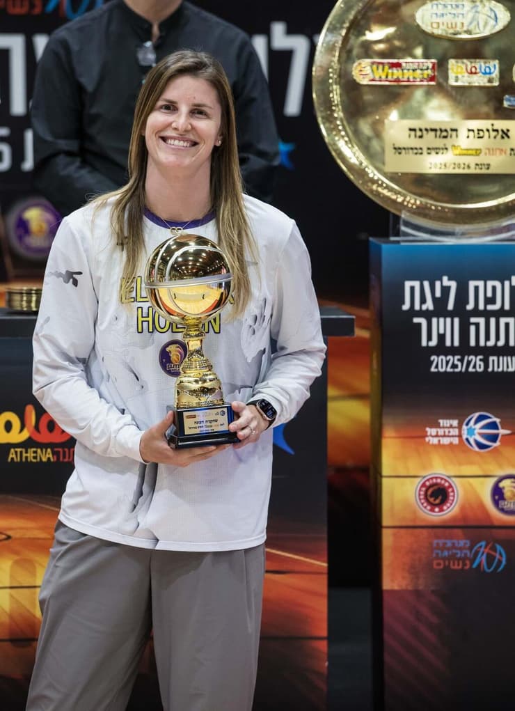 בארון מוכתרת לשחקנית העונה