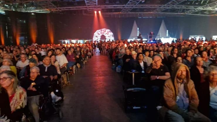 שר החוץ הצרפתי ז'אן נואל הכריז כי צרפת תארח ועידת שלום בינלאומית