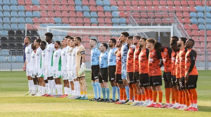 שתי הקבוצות בפתיחה