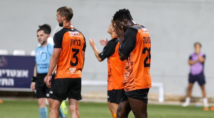 שחקני כפר שלם מאוכזבים