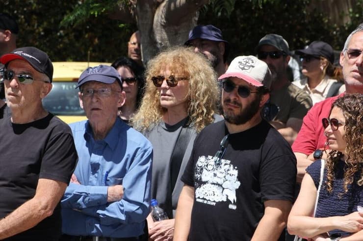 נורית גלרון מתוך לווייתו של יאיר גרבוז