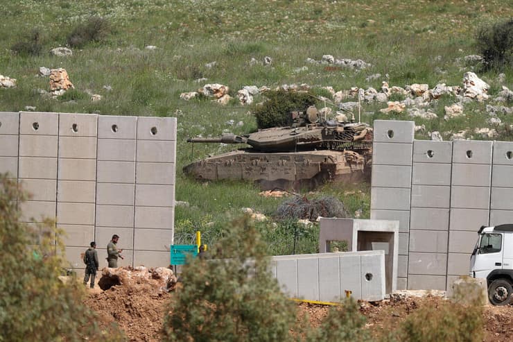 טנק של צה"ל ליד גבול לבנון