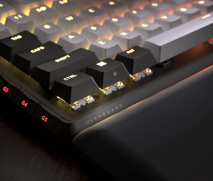 המקלדת VANGUARD 96 של Corsair 