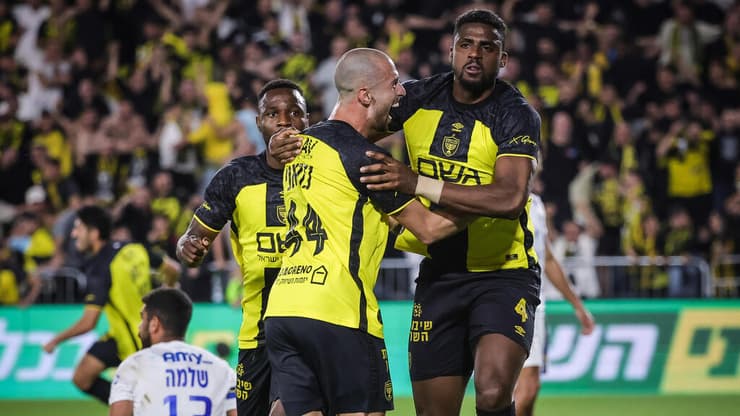 קרבאלי חוגג