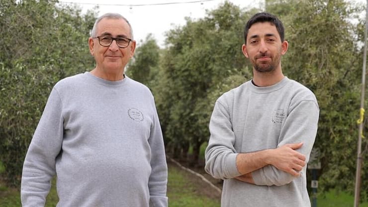 גיא ואלי יוגב, בעלי בית הבד "שמן יוגב" בכפר אחים