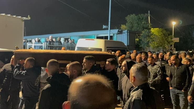 הלוויית ההרוגות בכפר מנדא