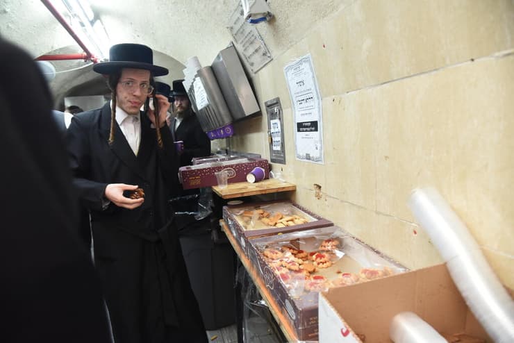 מכבדים בעוגיות את הבאים