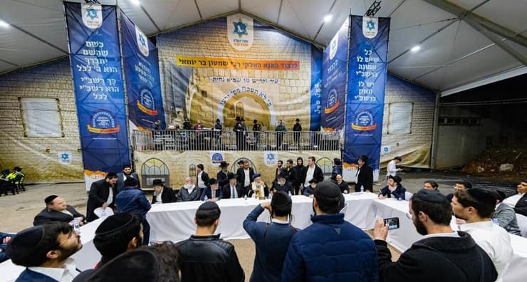 אירוע הדלקת עדות המזרח. נערך במתכונת מצומצמת (צילום: חיים טויטו) אירוע הדלקת עדות המזרח במירון
