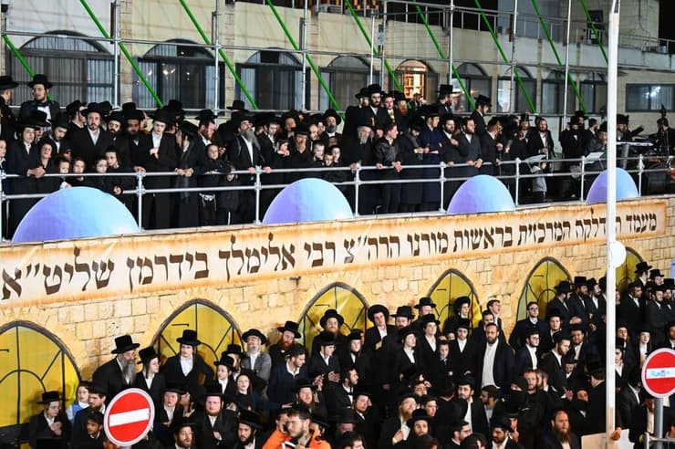המונים באירוע בהובלת הרב בידרמן