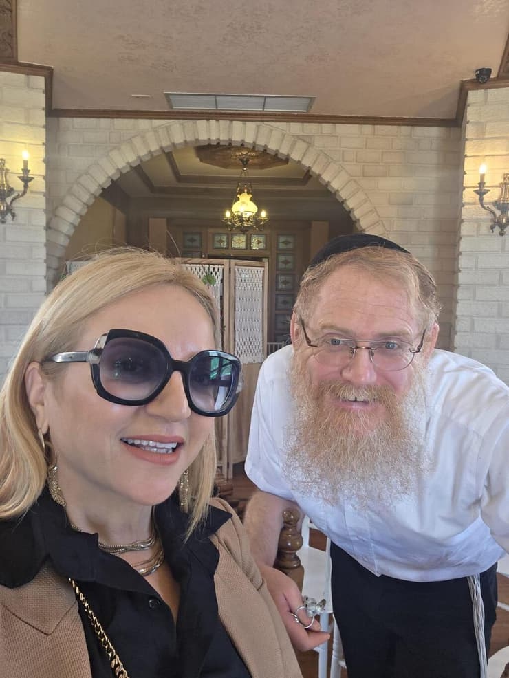 אילת מאמו שי עם הרב הראשי של אלבניה יואל קפלן