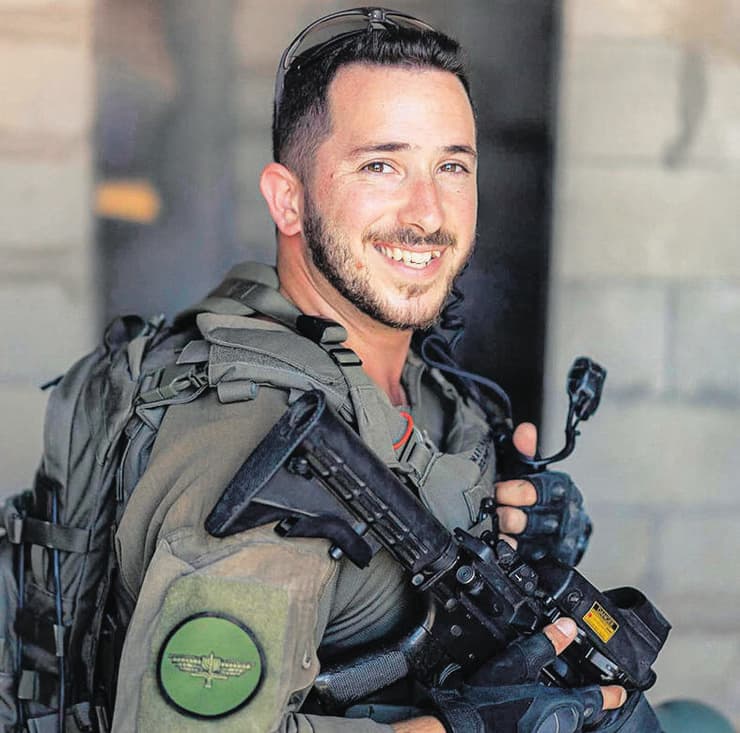 אלחנן וסרמן במדים