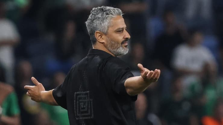 ברק יצחקי (צילום: גיל נחושתן) מאמן בית"ר ירושלים ברק יצחקי