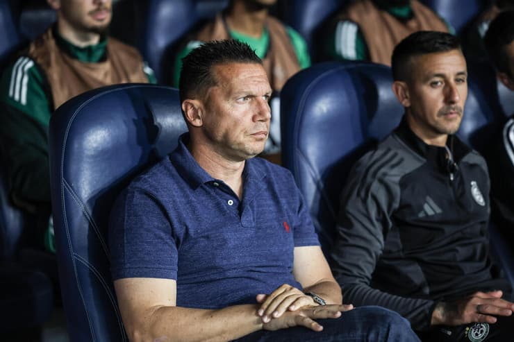 "לא שכח לאמן". בכר (צילום: גיל נחושתן) מאמן מכבי חיפה ברק בכר