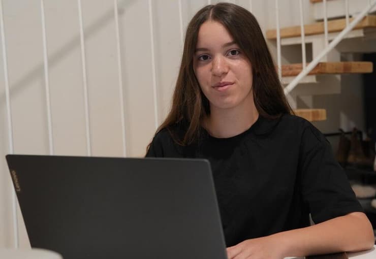 "קשה מאוד לשמור על ריכוז כשהבית והלב נמצאים בלב הסערה". מעיין כהן (צילום: אפי שריר ) מעיין כהן, תלמידה מקריית שמונה