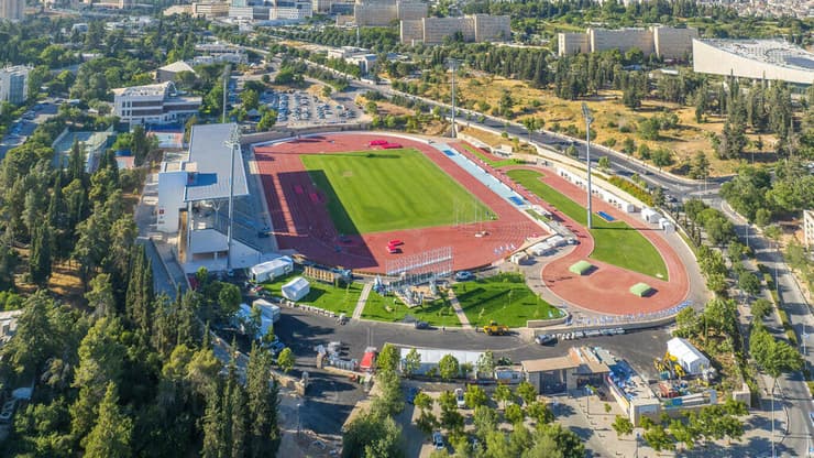 איצטדיון האתלטיקה בגבעת רם (צילום: אביעד תבל) איצטדיון האתלטיקה בגבעת רם