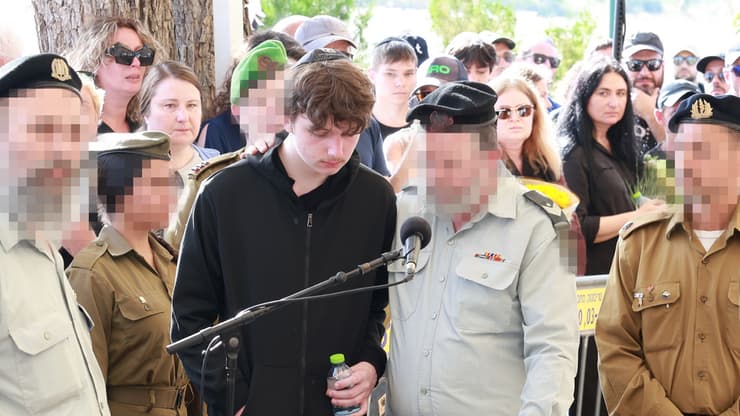 הלווית אלכסנדר גלובינוב בבית העלמין הצבאי סגולה