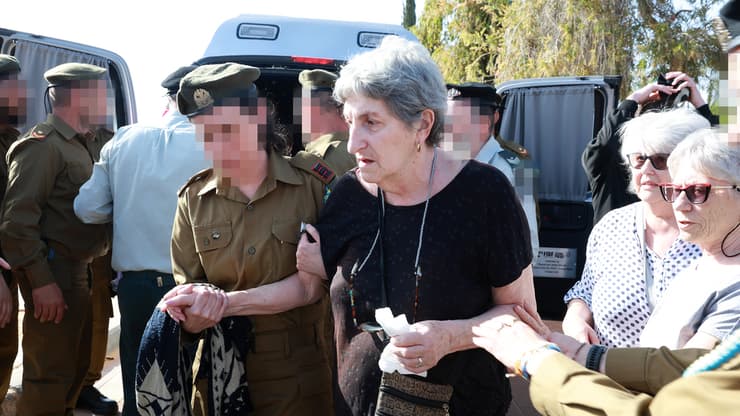 הלווית אלכסנדר גלובינוב בבית העלמין הצבאי סגולה