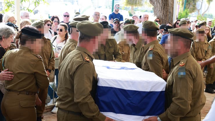הלווית אלכסנדר גלובינוב בבית העלמין הצבאי סגולה