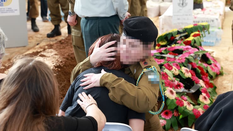 הלווית אלכסנדר גלובינוב בבית העלמין הצבאי סגולה