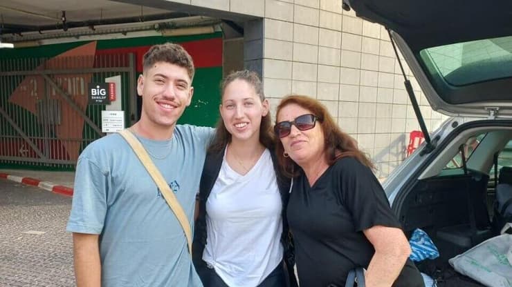 סילבי סקליאר וילדיה התאומים ליהיא ואור התאומים אור וליהיא סקליאר