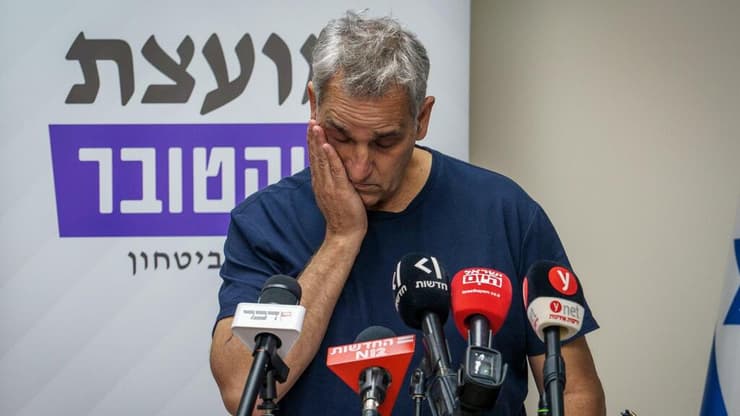 מישל אילוז. "הגופות ממשיכות להיערם, לממשלה לא אכפת" (צילום: שלו שלום) מישל אילוז במסיבת עיתונאים של מועצת אוקטובר בכנסת לקראת פתיחת המושב האחרון של הכנסת ה 25