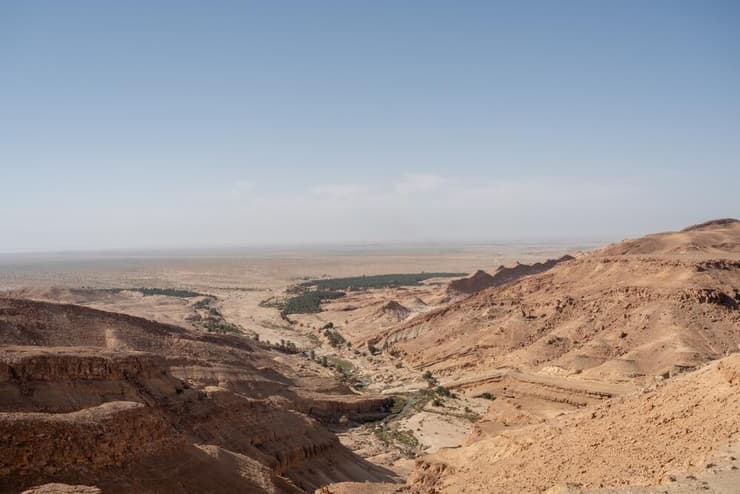 הנוף הצחיח של מדבר הסהרה (צילום: marcodi_carlo/Shutterstock) הנוף הצחיח של מדבר הסהרה