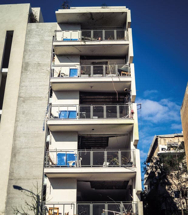 בניין שנפגע במלחמה. "יש לקדם תוכנית אסטרטגית" (צילום: Jose HERNANDEZ Camera 51 ,shutterstock) בניין שנפגע במלחמה. "יש לקדם תוכנית אסטרטגית"