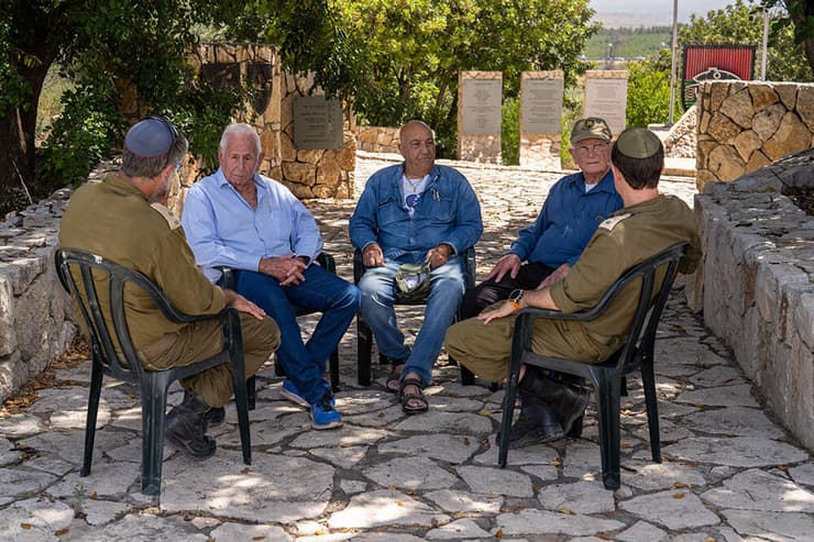 מפגש מרגש בין לוחמי חטיבה 10 ובין ותיקי חטיבת הראל ששחררו את ירושלים לפני 59 שנה