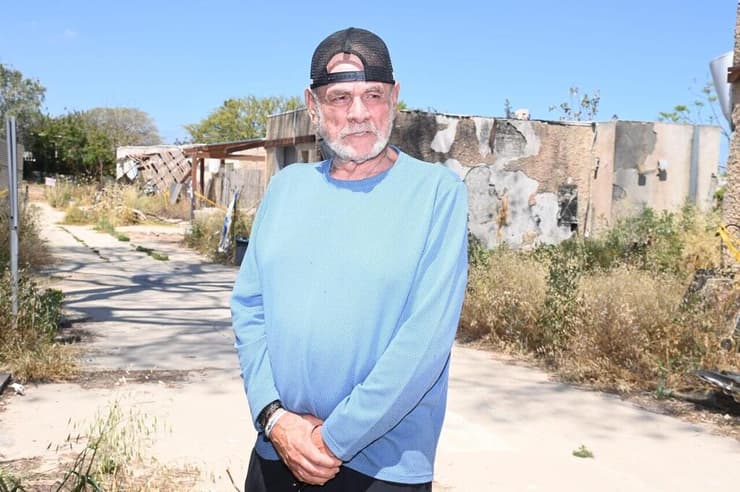 "הנצחה ארוכת טווח". מיקי בכפר עזה (צילום: הרצל יוסף) מיקי מיכאלי, אבא של עמרי לוחם דובדבן שנהרג, שמקים מכינה בקיבוץ כפר עזה