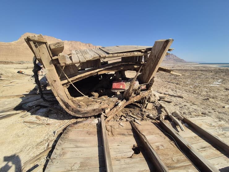 המסע אל הספינה הטרופה בים המלח