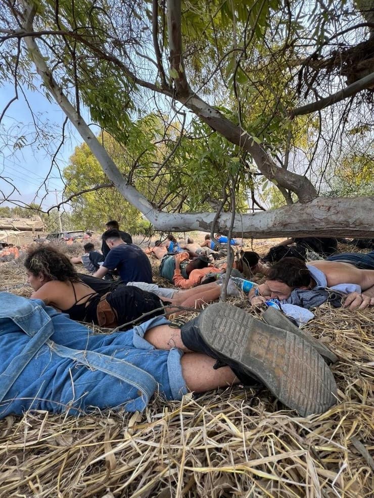 ספיר מתחבאת מהמחבלים בנובה   