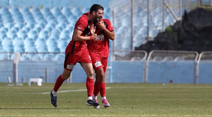 שחקני הפועל רמת גן חוגגים (אופיר מגדל) שחקני הפועל רמת גן חוגגים