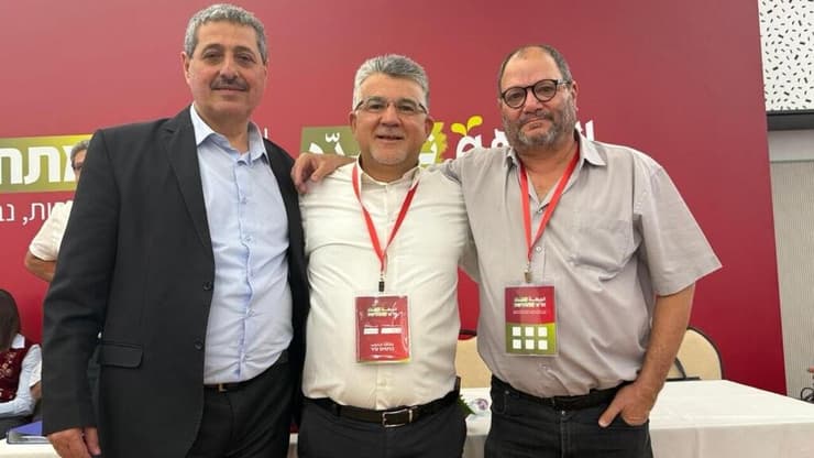 מימין לשמאל: עופר כסיף, יו"ר הרשימה המשותפת יוסף ג'בארין וג'עפר פרח יוסף ג'בארין, ג'עפר פרח ועופר כסיף