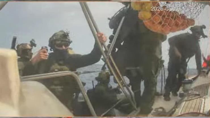 לוחמי חיל הים בזמן ההשתלטות על המשט משט סומוד
