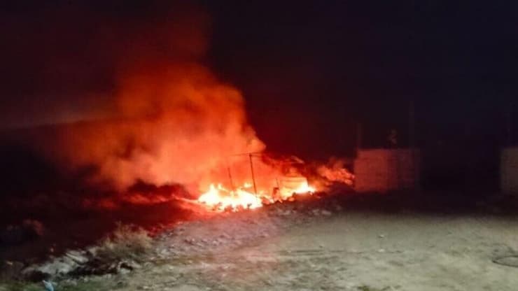 מתנחלים השליכו בקבוקי תבערה לעבר בית של תושב סאפר יטא