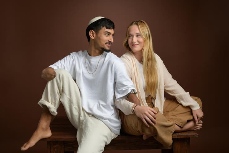 לוחם הטאקוונדו אסף יסעור וארוסתו נעה פרייס (צילום: יונתן בלום) לוחם הטאקוונדו אסף יסעור וארוסתו נעה פרייס