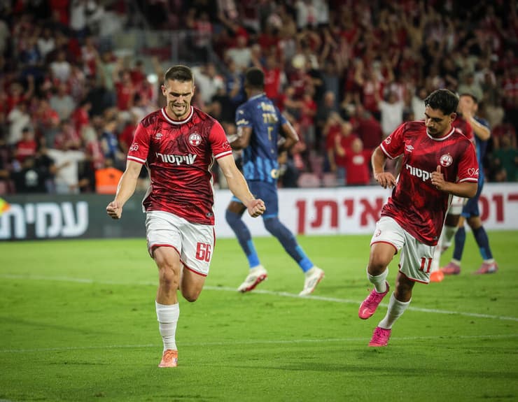 איגור זלאטנוביץ' חוגג (צילום: עוז מועלם) איגור זלאטנוביץ' חוגג