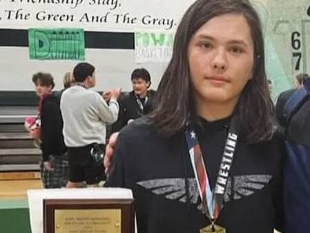 קיין קלארק בן ה-17, אחד החשודים ששם קץ לחייו ( Madison High School) קיין קלארק שביצע את פיגוע הירי במסגד בקליפורניה