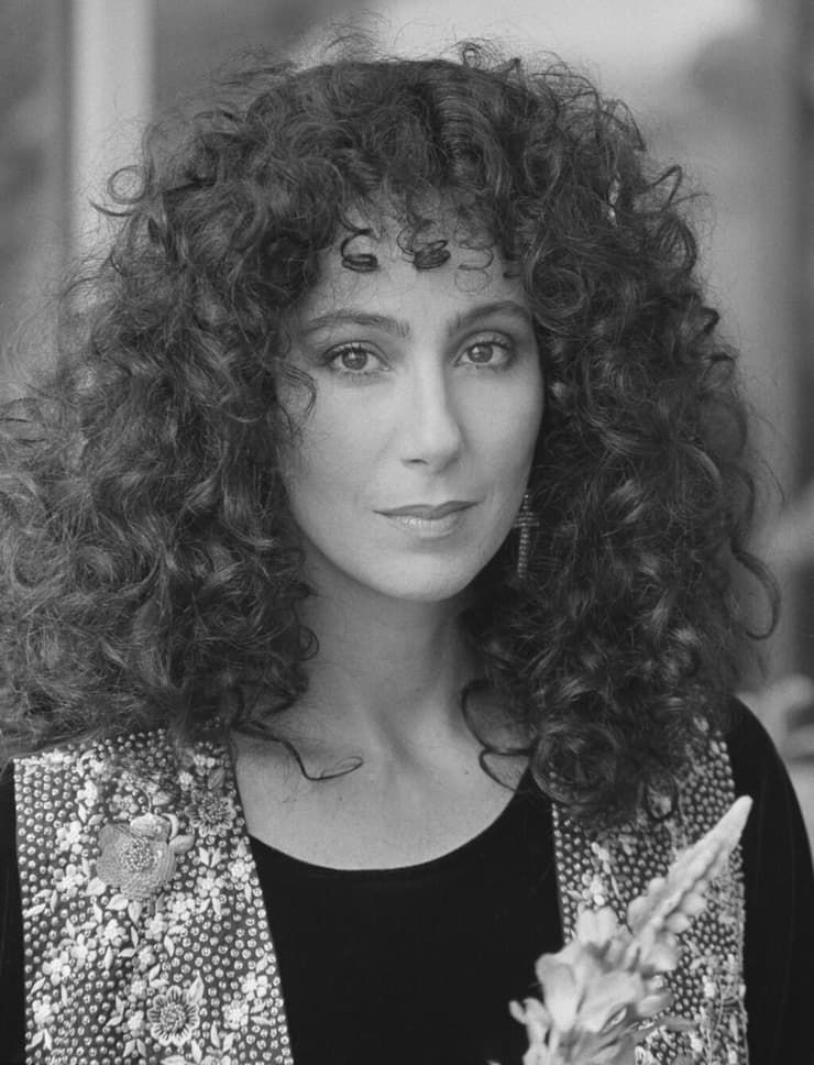 שר, 1985