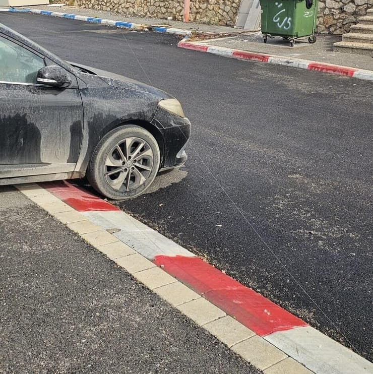 סיב אופטי של רחפן חיזבאללה מעל בתי המושב זרעית
