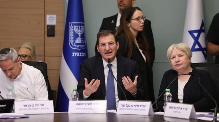 דיון בחוק הארכת שירות החובה