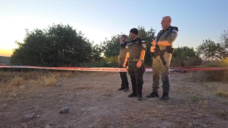 צילום: דוברות המשטרה גזר ואישה אותרו ללא רוח חיים בשטח פתוח בגזרת משמר איילון