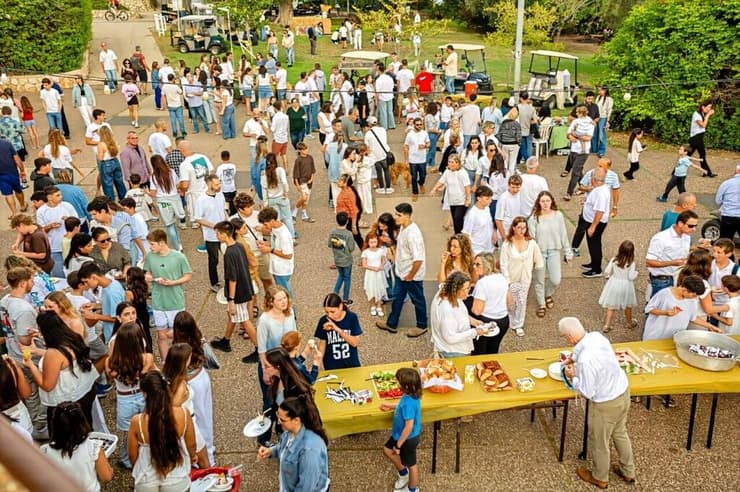 החגיגות בתל יוסף (צילום: יונתן שדה) חגיגות ביכורים בקיבוץ תל יוסף