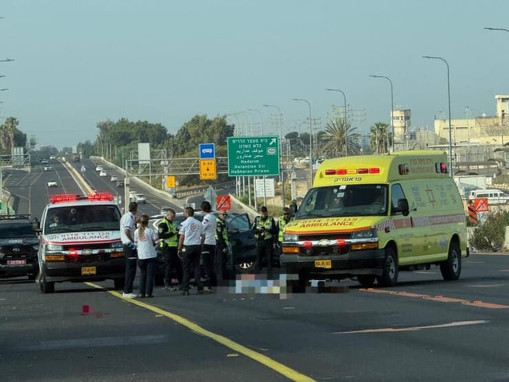 זירת התאונה בכביש 4, הבוקר (צילום: תיעוד מבצעי מד"א) זירת התאונה בכביש 4