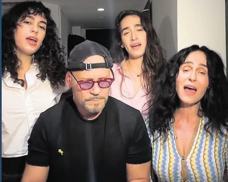 ריטה ורמי קלינשטיין עם בנותיהם משי ונועם (צילום: אלבום פרטי) ריטה ורמי קלינשטיין עם בנותיהם משי ונועם