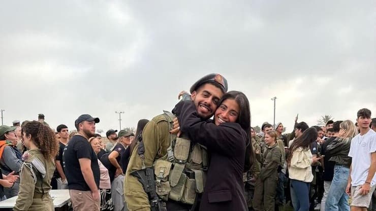 נהוראי לייזר עם האחות מאי נהוראי לייזר ז"ל עם אחותו מאי