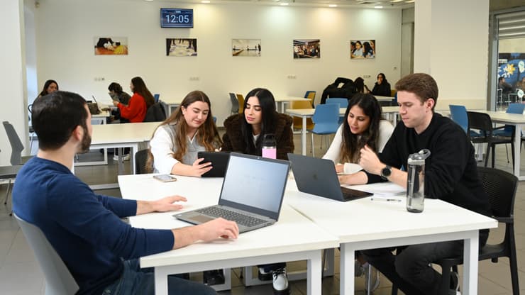 "אלה שיבינו את הטכנולוגיה יוכלו לעשות בה שימוש מושכל ויעיל הרבה יותר מאחרים", פרופ' דלית נאור (צילום: דוברות המכללה האקדמית ת"א-יפו) קמפוס המכללה האקדמית תל אביב-יפו
