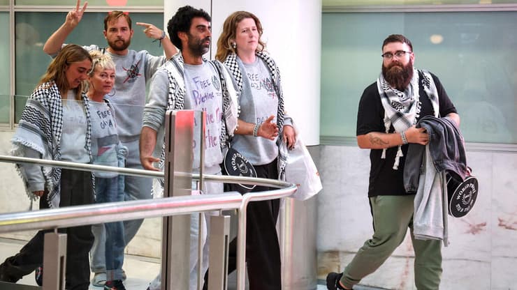 פעילי המשט לעזה במסיבת עיתונאים באוסטרליה