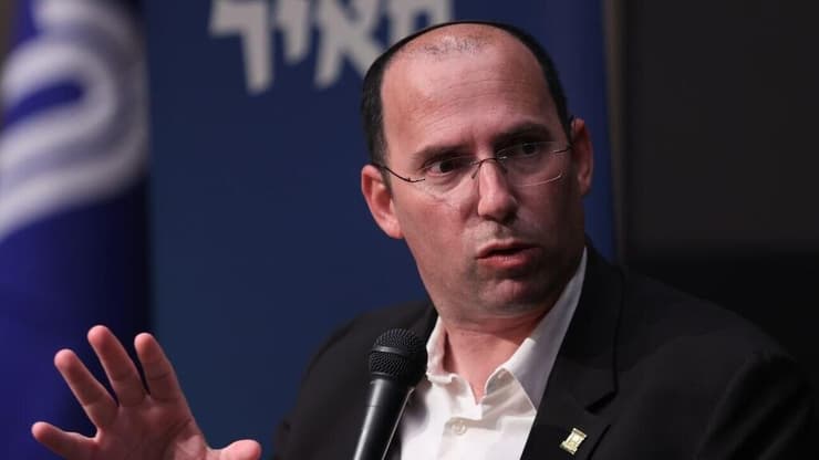 ועדת החוקה תדון. היו"ר רוטמן: פגיעה בשוויון (צילום: אלכס קולומויסקי) שמחה רוטמן באירוע השקה לספר "כן אדוני הנשיא"