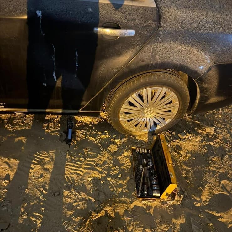 כלי פריצה שלטענת הסנגורים המתלוננים השאירו בבריחתם (באדיבות אתר פסקדין) כלי פריצה גנבים מתקן התפלה